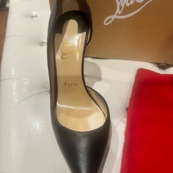 Christian Louboutin - Picture 2 of 7